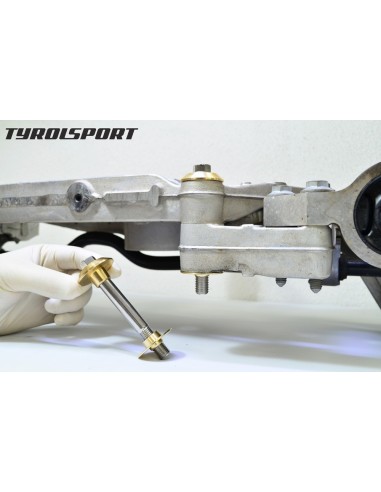 Audi TTRS 8J TyrolSport framvagncentrerings kit med 2 ARP bultar