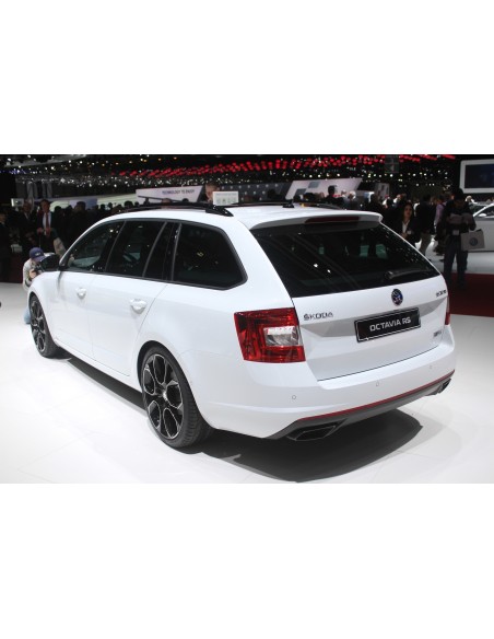 Skoda Octavia RS 5E svarta utblås höger och vänster
