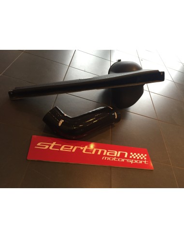 VW Golf 2,0TFSi R mk7 Forge Motorsport Kolfiber insugskit med svart silicon slang