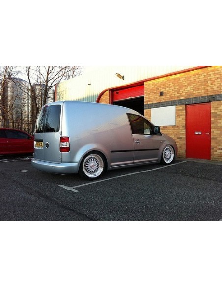 VW Caddy 2,0TDi Milltek Sport från Partikelfilter med utblås under bilen dolt - Resonated (dämpad)
