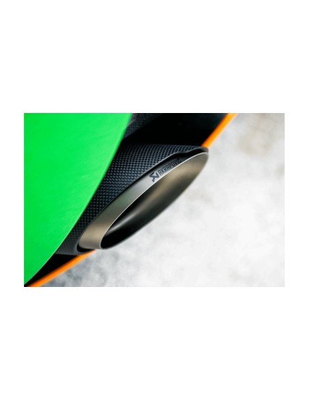 McLaren 540C Akrapovic Slip-On i Titan med kolfiber utblås