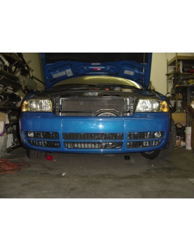 Audi S4 2,7T B5 Evolution Racewerks dubbla sido intercoolers på original plats med kolfiberstyrning