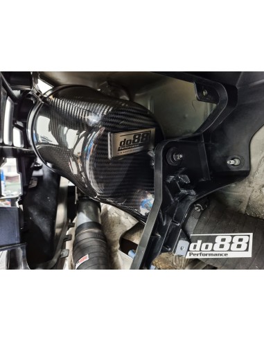 Porsche 992 3,0T GTS DO88 Insugskit med svarta slangar till OEM turbo inlopp (66mm)