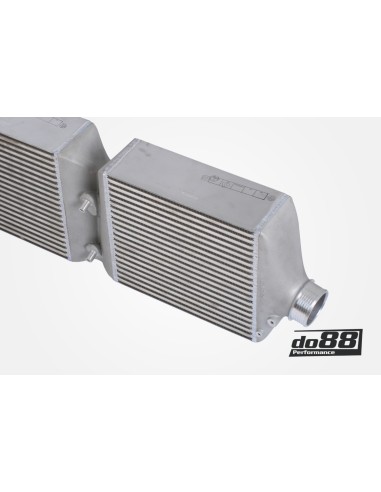 Porsche 992 3,0T Carrera S DO88 Intercooler kit med svarta slangar (för standard bak stötfångare)