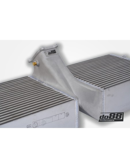 Porsche 992 3,0T GTS DO88 Intercooler kit med svarta slangar (för SportDesign / GTS Package stötfångare)