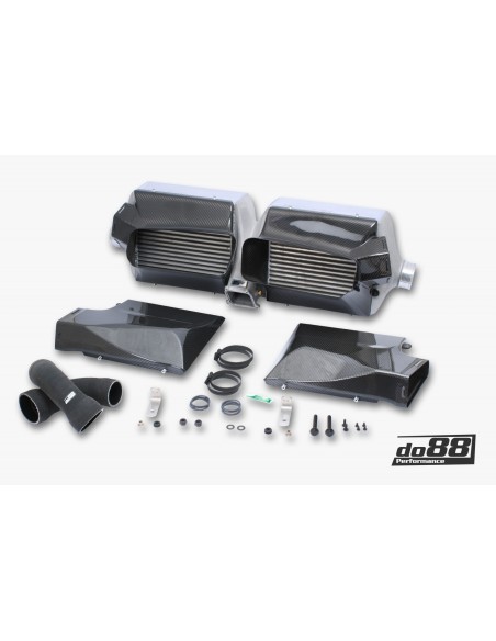 Porsche 992 3,0T GTS DO88 Intercooler kit med svarta slangar (för SportDesign / GTS Package stötfångare)