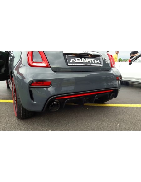 Abarth 500/595/695 1,4Turbo Akrapovic Slip-On avgassystem i rostfritt med kolfiber utblås