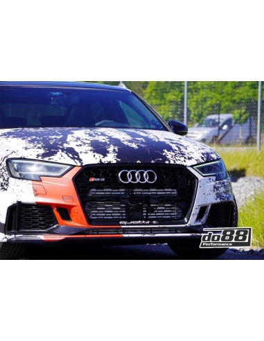 Audi RS3 2,5TFSi 8V Facelift DO88 Intercooler Mera med svarta slangar och tryckrör