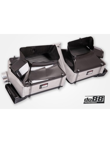 Porsche 992 Turbo DO88 Intercooler kit Big Pack med svarta slangar och tryckrör