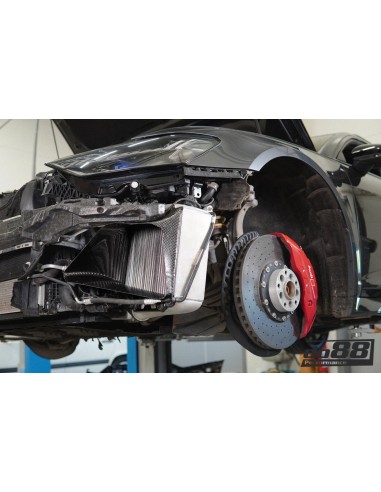 Audi RS6 4,0TFSi V8 C8 DO88 Intercooler MERA kit med svarta slangar och kolfiber luftstyrning