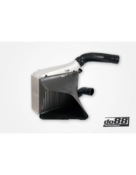 Audi RS6 4,0TFSi V8 C8 DO88 Intercooler MERA kit med svarta slangar och kolfiber luftstyrning