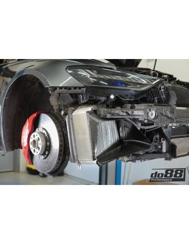 Audi RS7 4,0TFSi V8 4K DO88 Intercooler MERA kit med svarta slangar och kolfiber luftstyrning